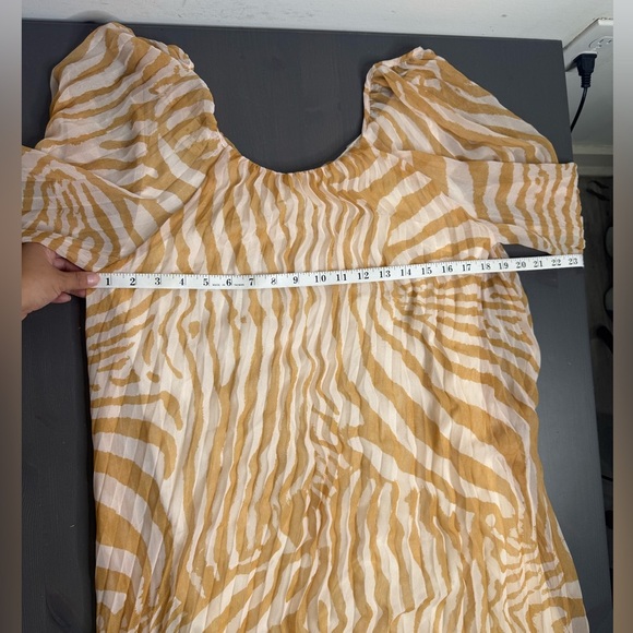 Sezane Julietta Long Sleeve Pleated Maxi Robe Dress Zebra - Picture 8 of 11